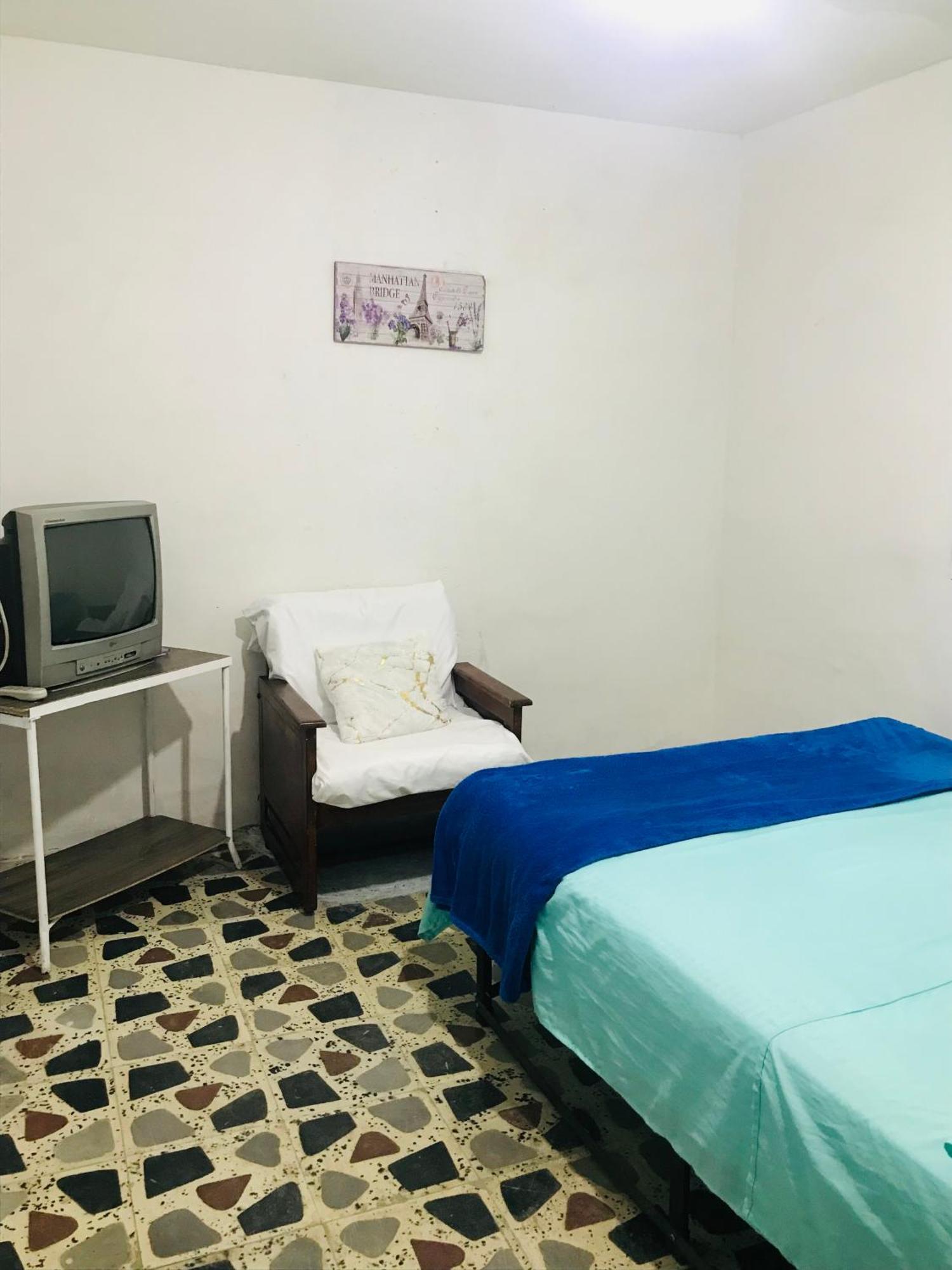 Hostal La 18 Pereira Exterior photo